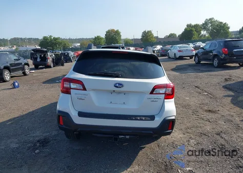 2018 Subaru Outback 3.6R Limited z USA, uszkodzony, nr VIN 4S4BSENC3J3222448